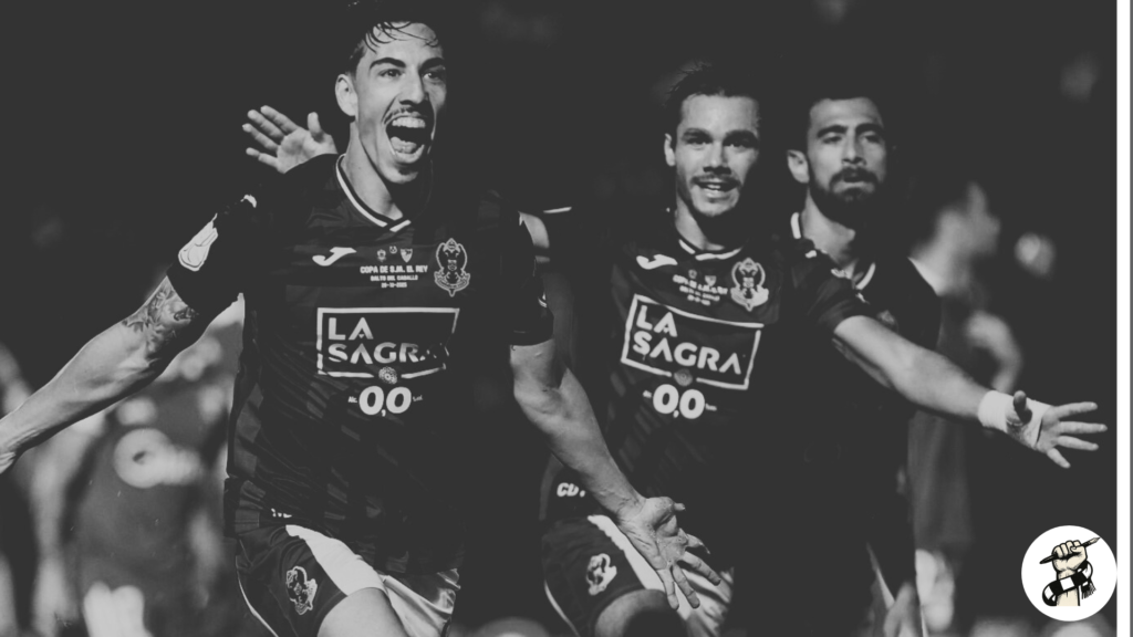 Sergi Brunet del CD Toledo celebra un gol en el Salto del Caballo ante el Sevilla