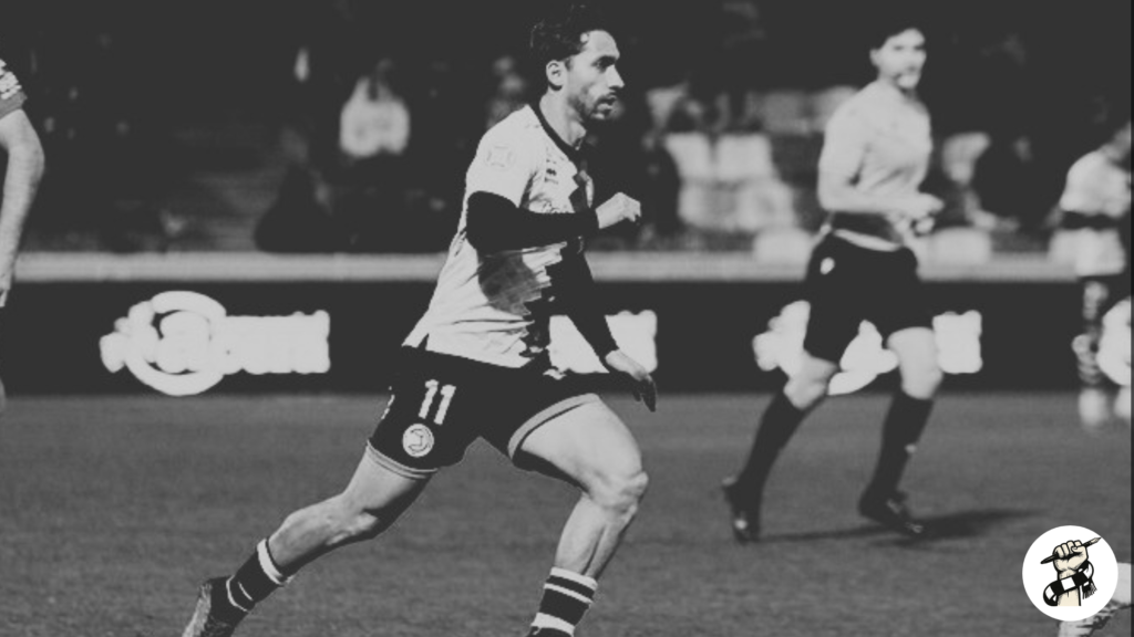 Jugadores rápidos de Unionistas para atacar a la Ponferradina.