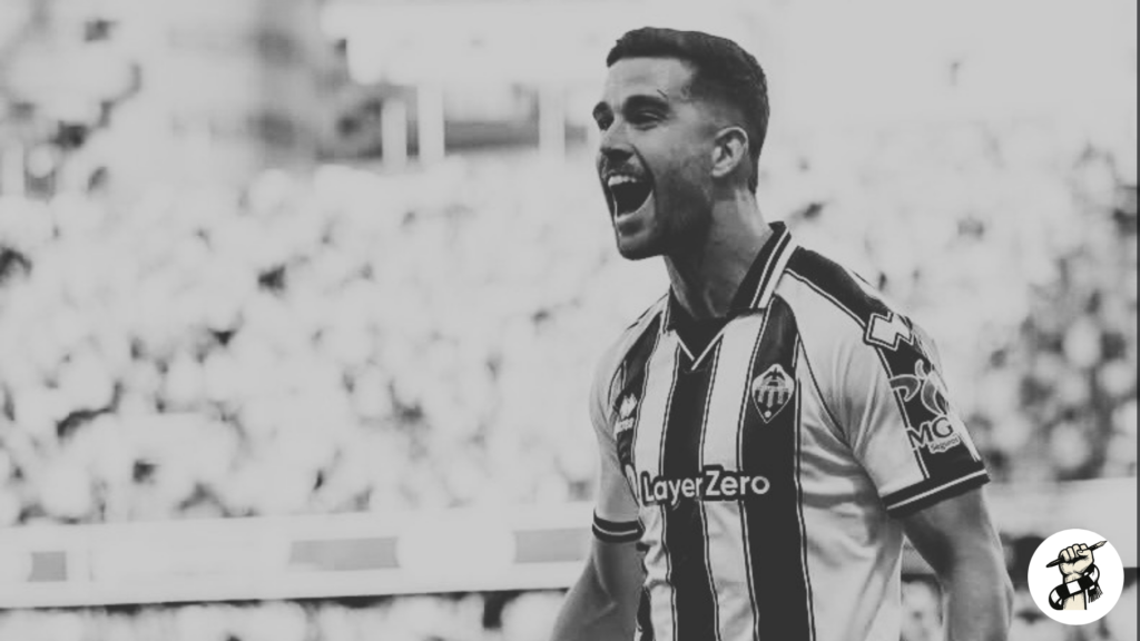 Diego Barri celebra un gol con el CD Castellón