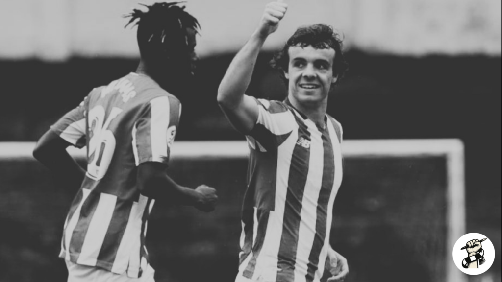 Juan Artola junto a Nico Williams en la etapa en que coincidieron en el Bilbao Athletic