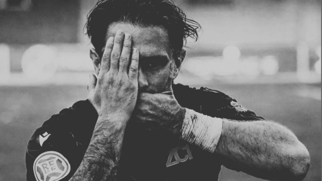 Mario Losada delantero del Zamora CF celebrando un gol en el estadio Ruta de la Plata