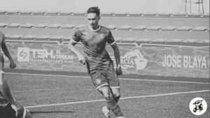 Aarón Piñán con la camiseta de la Deportiva Minera