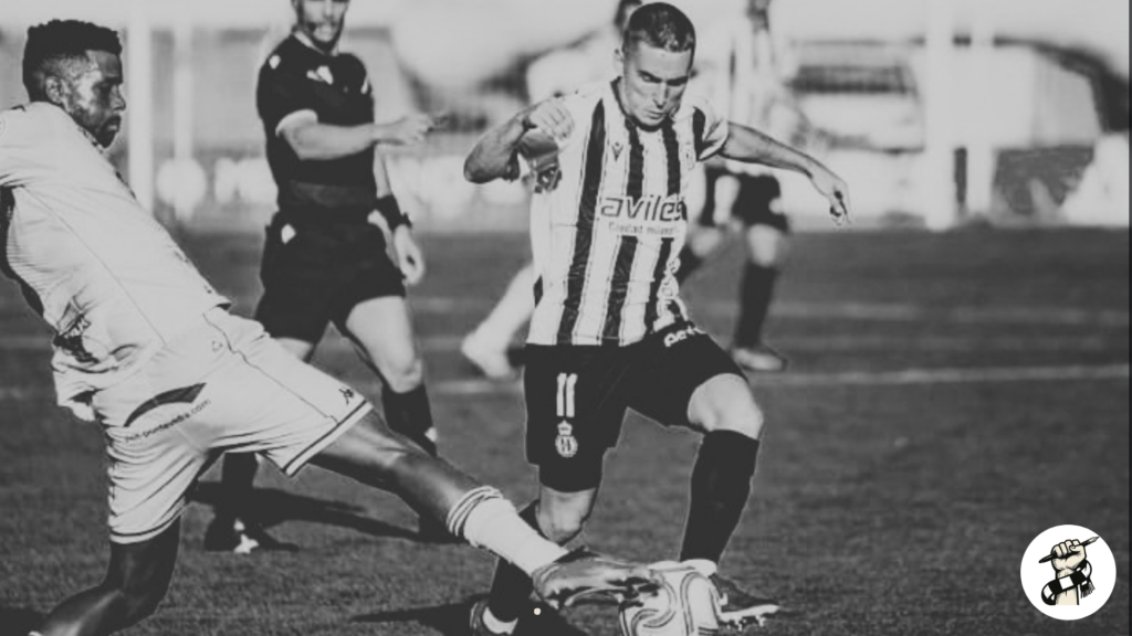 Íñigo Muñoz, futbolista del Real Avilés